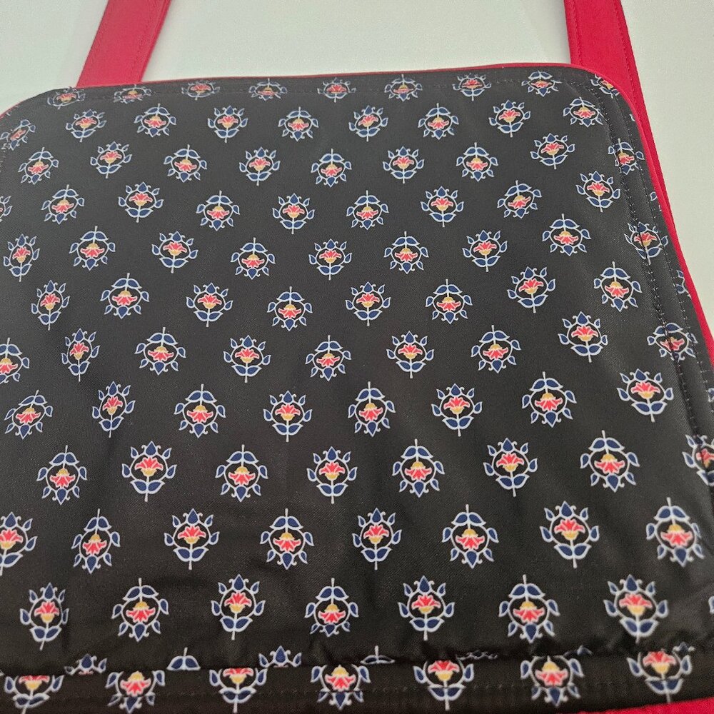 NWT Vera Bradley Mailbag Crossbody in the Tango Red Retired Pattern - Picture 6 of 16